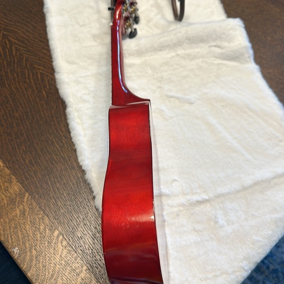 Soprano Ukelele by First Act - Picture 7 of 9